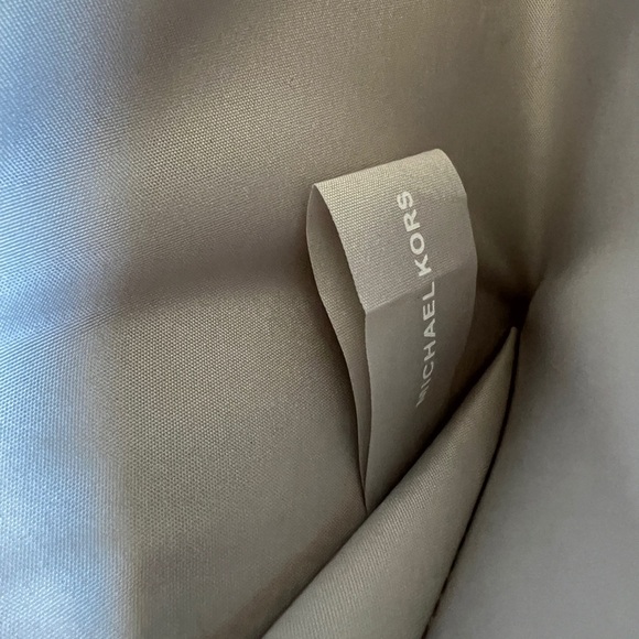 Michael Kors Silver wallet pouch - Picture 5 of 8